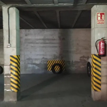 Sherryflat Claveles - Parking