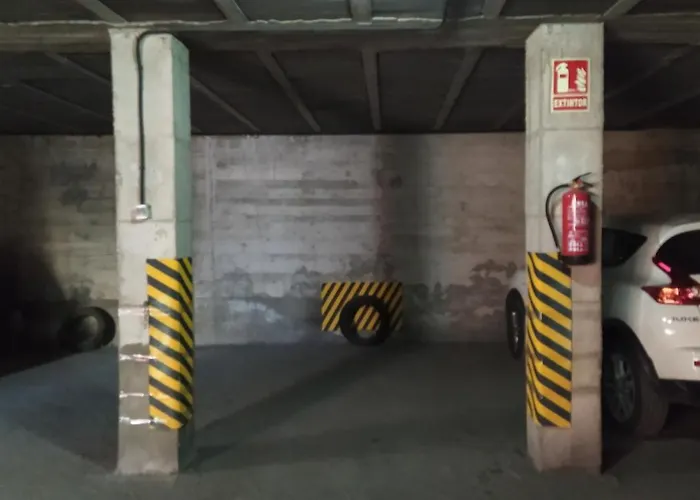 Sherryflat Claveles - Parking